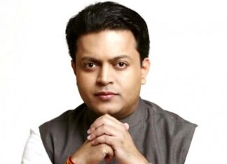 कोरोना रुग्ण संख्या अधिक असलेल्या भागात तातडीने उपचार करावेत : अमित देशमुख