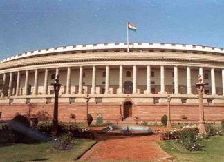 परदेशात अडकलेल्या भारतीय नागरिकांना मायदेशी परतण्यासाठी केंद्र सरकार सुविधा पुरवणार