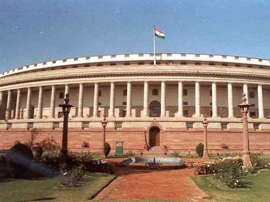 परदेशात अडकलेल्या भारतीय नागरिकांना मायदेशी परतण्यासाठी केंद्र सरकार सुविधा पुरवणार