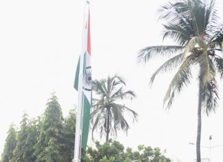 मंत्रालयात मुख्यमंत्र्यांच्या हस्ते ध्वजारोहण