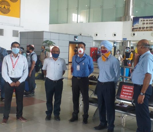 पुणे विमानतळावर देशांतर्गत विमानसेवेतून नागरिकांचे आगमन – जिल्हाधिकारी राम