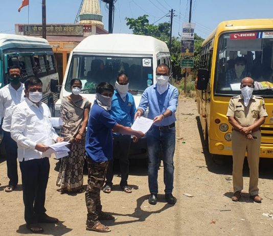 नांदेडचे ३८ मजूर पुण्याहून रवाना : जिल्हाधिकारी नवल किशोर राम