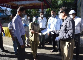 कोरोनाच्या पार्श्वभूमीवर खंडाळा व तळेगाव टोल नाका येथील पल्स ऑक्सी मिटरव्दारे करण्यात येणाऱ्या तपासणीची विभागीय आयुक्त डॉ.म्हैसेकर यांनी केली पाहणी