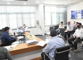 ग्रामीण भागातील उद्योग व्यवसायावर परिणाम होऊ नये यासाठी मायक्रो कंटेन्मेंट झोनवर भर द्या – जिल्हाधिकारी नवल किशोर राम यांच्या सूचना