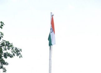 मुंबई उपनगर जिल्हाधिकारी कार्यालयात पालकमंत्री आदित्य ठाकरे यांच्या हस्ते ध्वजारोहण