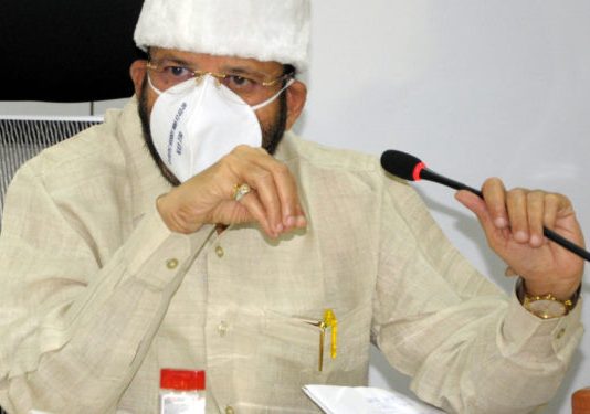 आदिवासी मजुरांना मूळ गावी आणण्यासाठी बसेसची व्यवस्था करा