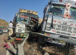 मुंबई-आग्रा महामार्गावर भीषण अपघात