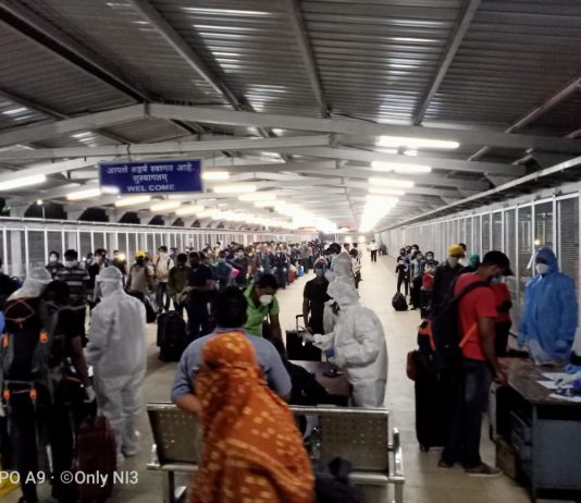 दिल्लीतील विद्यार्थ्यांच्यासाठी सोडण्यात आली विशेष ट्रेन