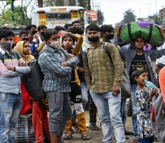 स्थलांतरित मजुरांना २ महिने गहू किंवा तांदूळ आणि हरभऱ्याची डाळ मोफत मिळणार