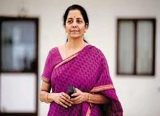 किरकोळ व्यापार आणि इतर उद्योगातल्या खातेधारकांना ६ लाख ४५ हजार कोटी रुपयांहून जास्त कर्ज मंजूर