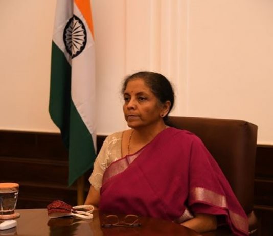 आयात केल्या जाणाऱ्या वस्तू क्षमतेनुसार देशातच बनवल्या जाव्यात – निर्मला सीतारामन