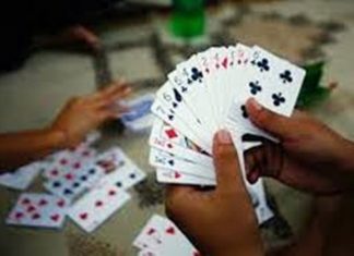 जुगार खेळतांना एकूण १२ लाख ६ हजार रुपयांचा मुद्देमाल जप्त