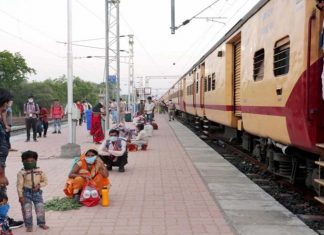 प्रकृती अस्वास्थ्याच्या तक्रारी असलेल्यांनी रेल्वे प्रवास करु नये