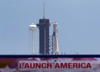 अमेरिकेतून एका खासगी कंपनीचं यान अंतराळात झेपावलं