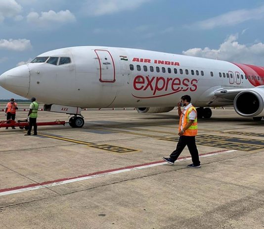वंदे भारत मिशन अंतर्गत सिंगापूरमधुन भारतीयांना घेऊन येणारं विमान आज दिल्लीत दाखल