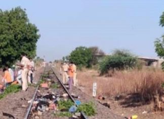 जालना जिल्ह्यातून भुसावळकडे पायी निघालेल्या स्थलांतरित १६ कामगारांचा मालगाडीखाली चिरडून मृत्यू