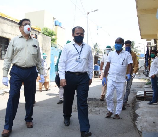 पिंपरी-चिंचवड मधील प्रतिबंधित क्षेत्रांची डॉ.दीपक म्हैसेकर यांच्याकडून पाहणी