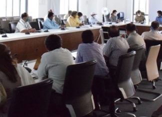 पावसाळ्यापूर्वी अत्यावश्यक कामे पूर्णत्वास न्यावीत – जिल्हाधिकारी नवल किशोर राम