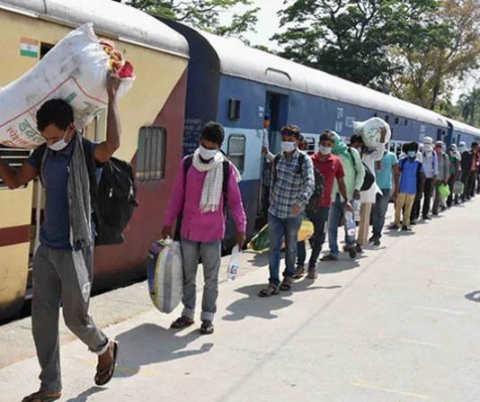 पुणे विभागातून 2 लाख 4 हजार 32 प्रवाशांना घेऊन 153 विशेष रेल्वेगाडया रवाना – विभागीय आयुक्त डॉ. दीपक म्हैसेकर