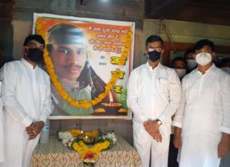 आर्वीचे वीर जवान अक्षय यादव यांच्या कुटुंबाची गृहराज्य मंत्री शंभूराज देसाई यांनी घेतली भेट