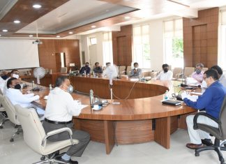 पुणे व्यापारी महासंघाने आपला अडीअडचणी संदर्भात सविस्तर प्रस्ताव प्रशासनास सादर करावा – विभागीय आयुक्त डॉ. दिपक म्हैसेकर