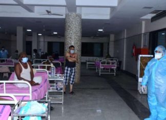 रूग्णांना दिलासा देण्यासाठी ॲड.यशोमती ठाकूर यांची थेट कोविड वॉर्डाला भेट