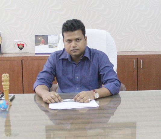 मदतीचे वाटप तालुकास्तरावर सुरू- जिल्हाधिकारी नवल किशोर राम