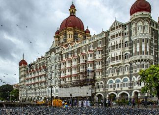 मुंबईतल्या ताज हॉटेलची सुरक्षाव्यवस्था मुंबई पोलिसांनी कडक केली