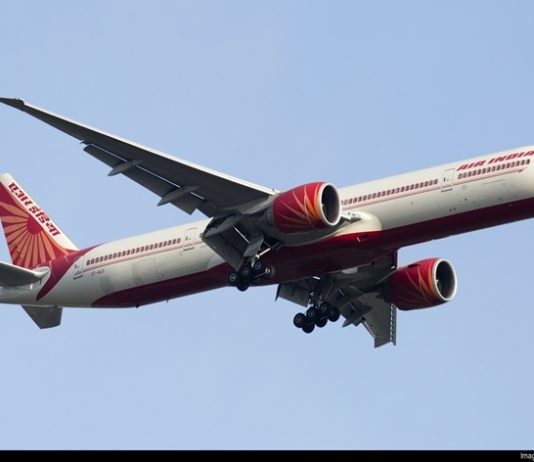 मुंबईच्या छत्रपती शिवाजी महाराज आंतरराष्ट्रीय विमानतळावरची सेवा पुर्ववत