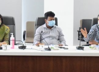 कोरोना आणि अन्य आजाराच्या रुग्णांवर वेळेत उपचार करा – जिल्हाधिकारी नवल किशोर राम