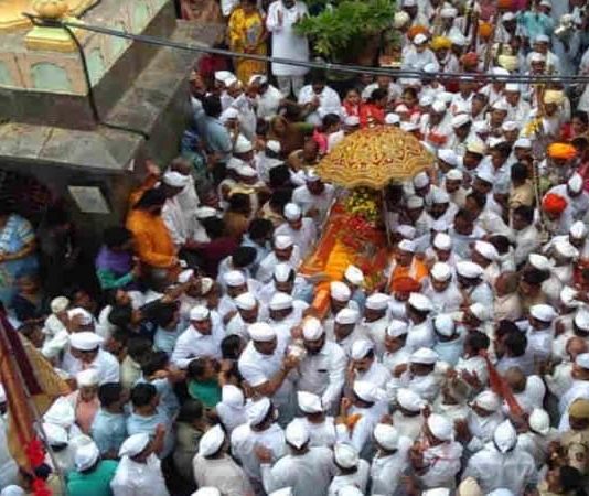 श्री संत तुकाराम महाराज व श्री संत ज्ञानेश्वर महाराज पालखी प्रस्थान सोहळ्यास मंदीर परिसरात 50 लोकांच्या उपस्थितीत निर्देशांचे पालन करुन परवानगी -जिल्हाधिकारी नवल किशोर राम