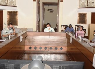 कोरोना परिस्थिती नियंत्रणात आणण्याकरीता करण्यात येणाऱ्या उपाययोजनेसाठी लागणारी माहिती दररोज अद्यावत करा- विभागीय आयुक्त डॉ. दिपक म्हैसेकर