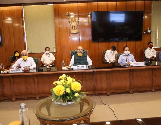 केंद्रीय गृहमंत्री अमित शहा यांच्या अध्यक्षतेखाली दिल्लीतील कोविड-19 परिस्थितीचा आढावा घेण्यासाठी बैठकीचे आयोजन