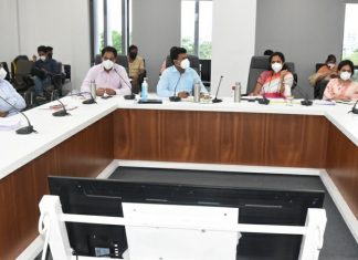 प्रलंबित विकासकामे लवकरात लवकर पूर्ण करा-खासदार सुप्रिया सुळे