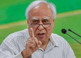 मराठा आरक्षण प्रकरणी राज्य सरकारची बाजू मांडण्यासाठी कपिल सिब्बल यांचा समावेश