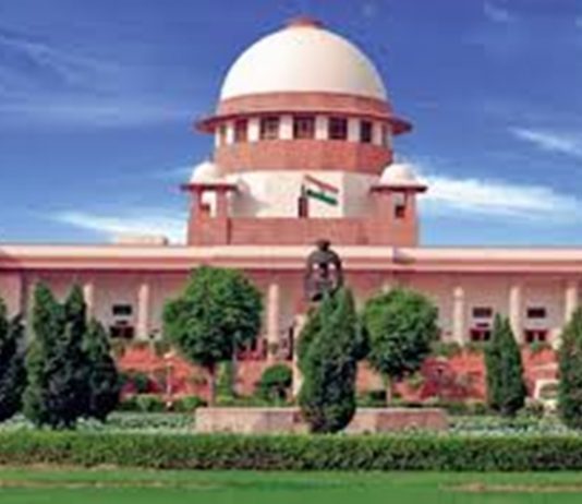 पदवी अभ्यासक्रमांच्या अंतिम सत्र परीक्षा घेण्याच्या विद्यापीठ अनुदान आयोगाच्या आदेशाविरुद्ध युवा सेनेतर्फे सर्वोच्च न्यायालयात याचिका दाखल