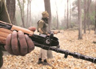 पोलीसांसोबतच्या चकमकीत १ नक्षलवादी ठार