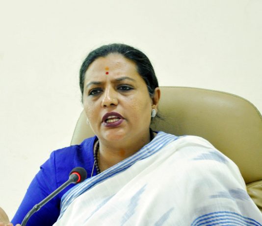 गर्भवती, दुर्धर आजार असलेल्या महिला कर्मचाऱ्यांना ‘वर्क फ्रॉम होम’ची मुभा द्यावी