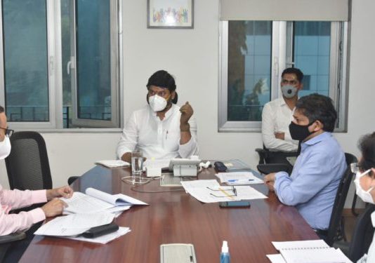 धनंजय मुंडे कोरोना ब्रेकनंतर पुन्हा बॅक टू वर्क