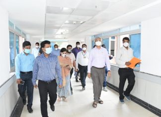 बिबवेवाडी येथील कामगार विभागाच्या रुग्णालयाची जिल्हाधिकारी नवल किशोर रामव महानगरपालिका आयुक्त विक्रमकुमार यांच्याकडून पाहणी