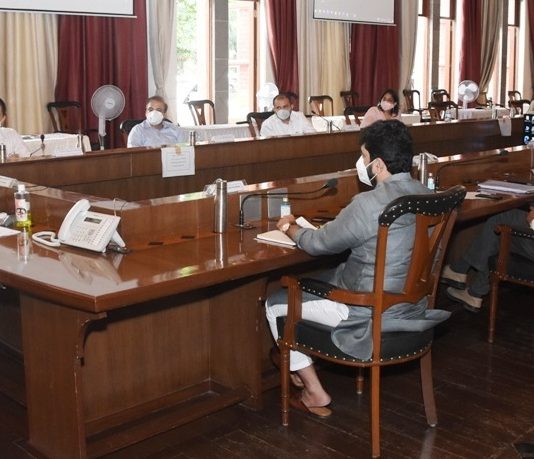 ‘कोरोना’च्या रुग्णांना खाटा अपुऱ्या पडणार नाहीत याची दक्षता घ्या – उपमुख्यमंत्री अजित पवार यांचे निर्देश