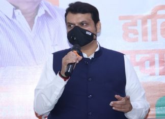 जम्बो कोविड सेंटर तयार करण्याऐवजी छोटी-छोटी कोविड केंद्रं तयार करा- विरोधी पक्ष नेते देवेंद्र फडनवीस