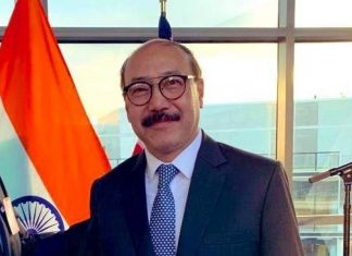 भारताने तयार केलेल्या कोविड -19 लसमध्ये बांगलादेशला प्राधान्य द्यावे ; हर्षवर्धन श्रृंगला