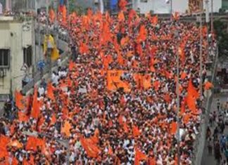 मराठा आरक्षण प्रकरणाची सुनावणी घटनापीठाकडे सोपवण्याची राज्यसरकारची सर्वोच्च न्यायालयात मागणी