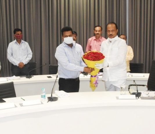 जिल्हाधिकारी नवल किशोर राम यांना उपमुख्यमंत्री अजित पवार यांनी दिल्या शुभेच्छा