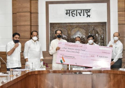 राज्य सहकारी बँकेच्यावतीने मुख्यमंत्री सहायता निधीसाठी ५ कोटी रुपयांची मदत