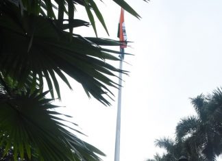 राज्यपाल भगतसिंह कोश्यारी यांच्या हस्ते पुणे विधानभवन प्रांगणात मुख्य ध्वजारोहण