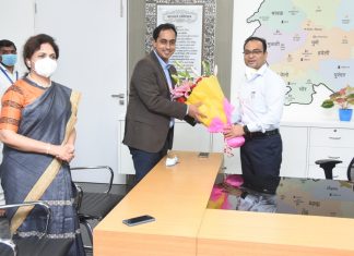 पुणे जिल्ह्याचे नवे जिल्हाधिकारी डॉ. राजेश देशमुख यांनी पदभार स्वीकारला