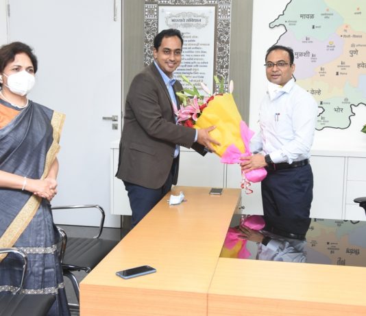 पुणे जिल्ह्याचे नवे जिल्हाधिकारी डॉ. राजेश देशमुख यांनी पदभार स्वीकारला