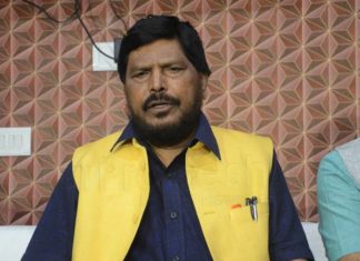 अभिनेत्री कंगणा राणावतला कोणी विरोध करण्याचा प्रयत्न केला तर रिपब्लिकन पक्ष कंगना राणावतला संरक्षण देणार – रामदास आठवले